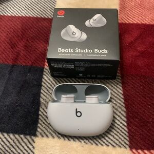 Beats Studio Buds